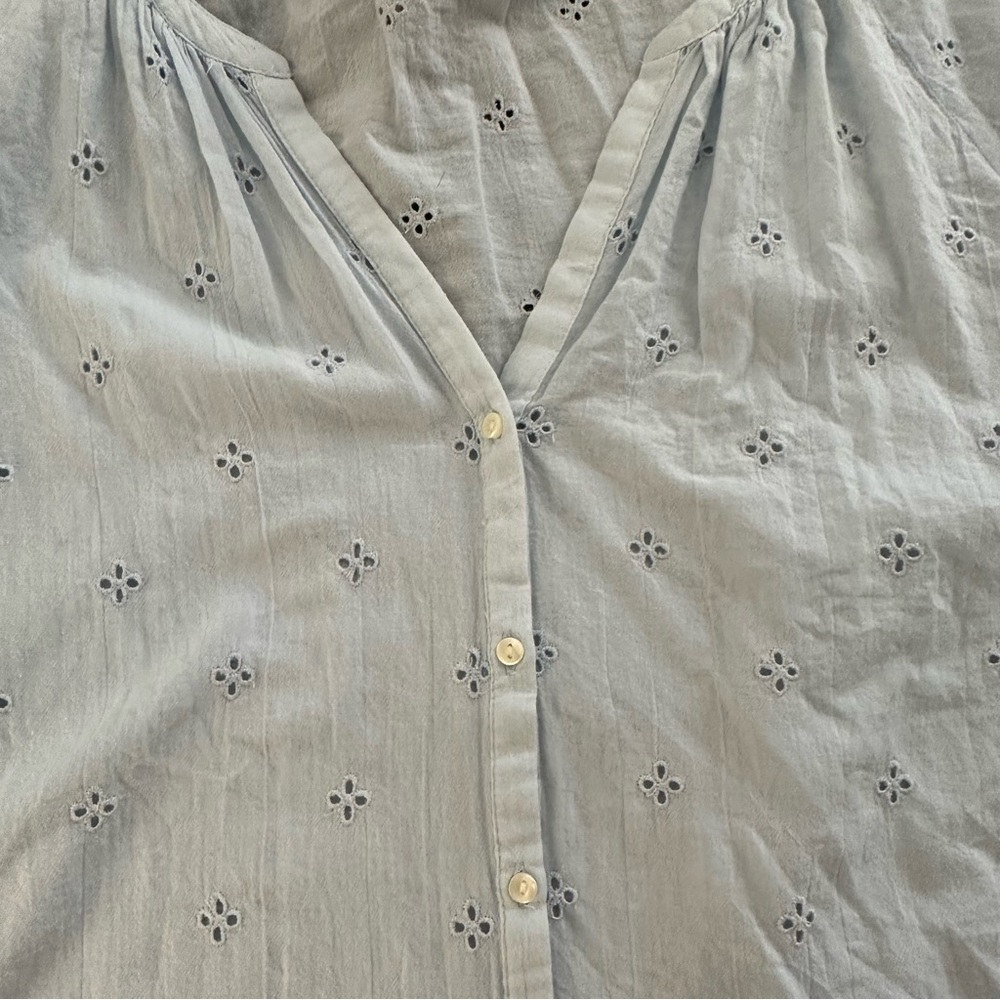 Old Navy Eyelet Blouse Light Blue size XL Women - Picture 4 of 7